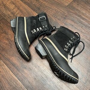 Sorel Black Winter Boots Size 6